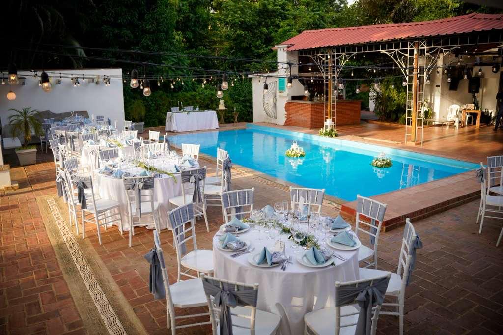 Boda L y R
